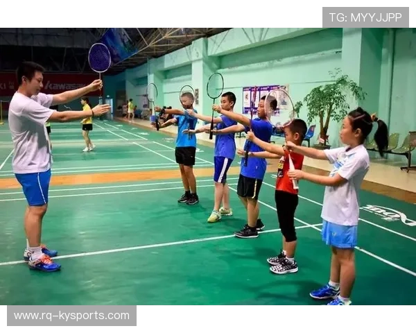 羽毛球俱乐部开设暑期训练班，羽毛球俱乐部业务范围